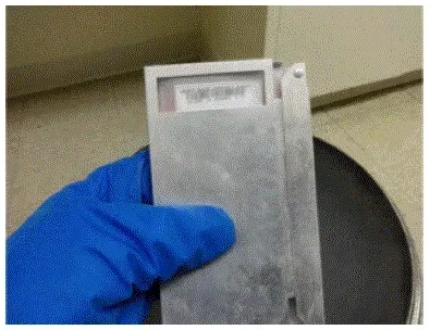 Verify the identity of the product being thawed - Illustration