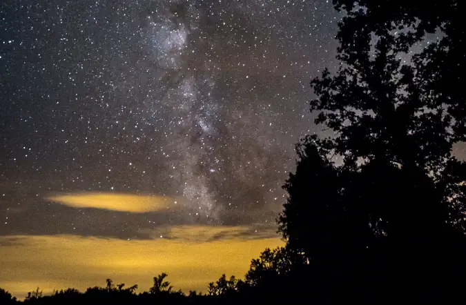As estrelas e a Via Láctea sobre a França