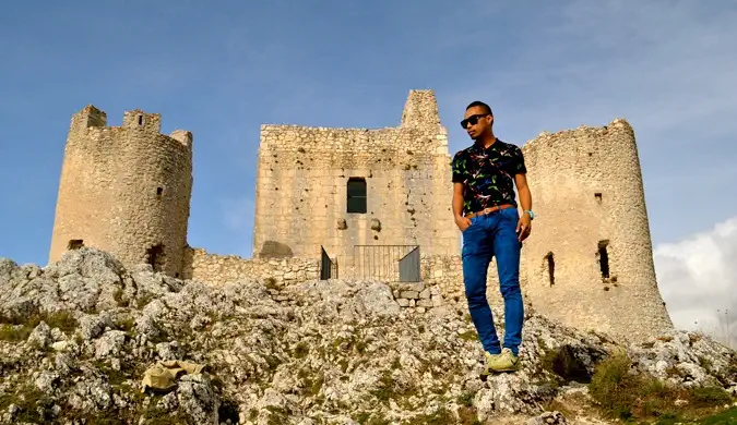 ДЈ из Дреам Еуро Трипа позира као манекенка
