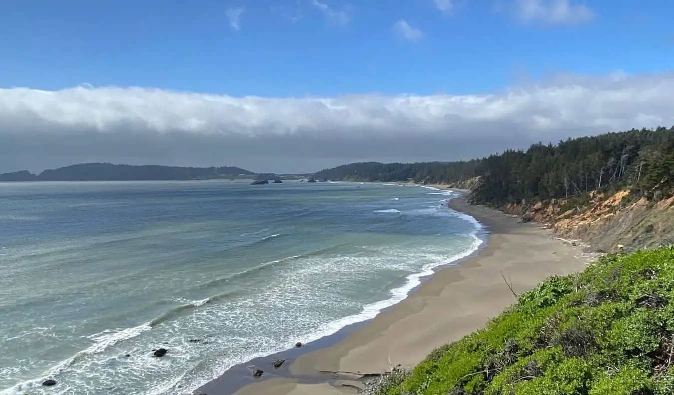 A costa acidentada do Oregon, EUA