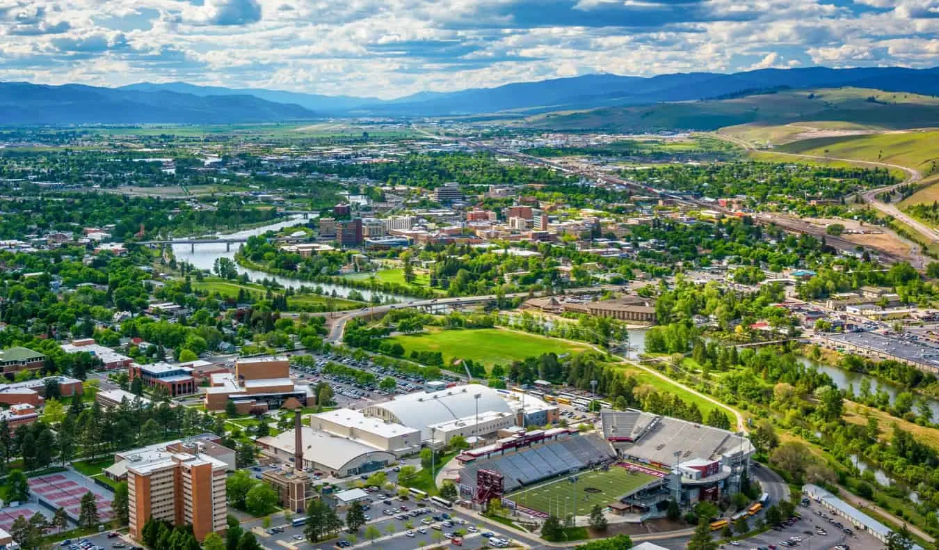 A vista de Missoula, Montana durante o verão