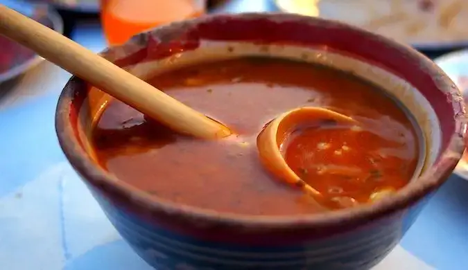 Harira-suppe i Marrakesh, Marokko mens du reiser