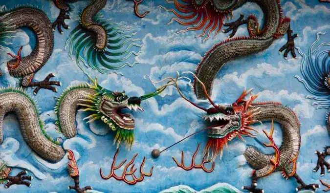 יצירות אמנות של דרקון ב-Haw Par Villa בסינגפור