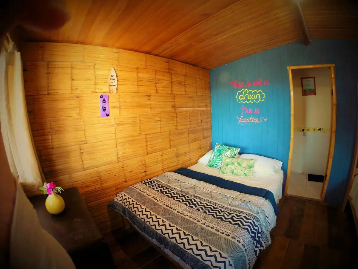 Cabină Tallak lângă plaja Lobitos