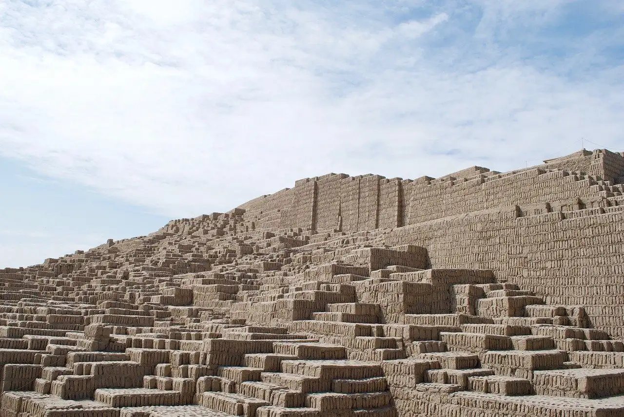 Huaca Pucllana în Peru